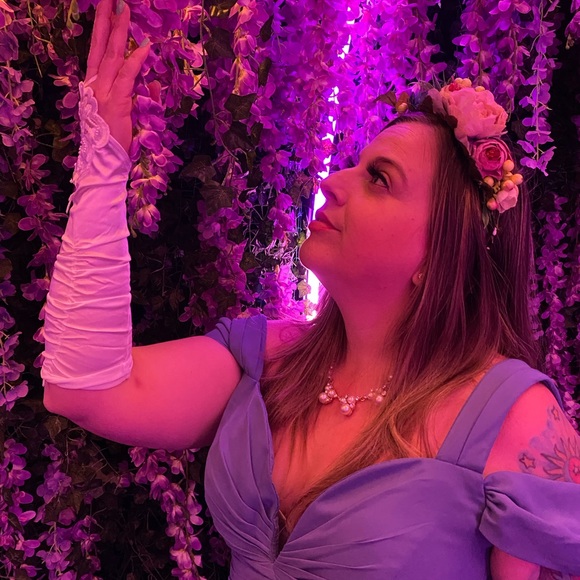 Meet your Posher, Cristina - Picture 1 of 1